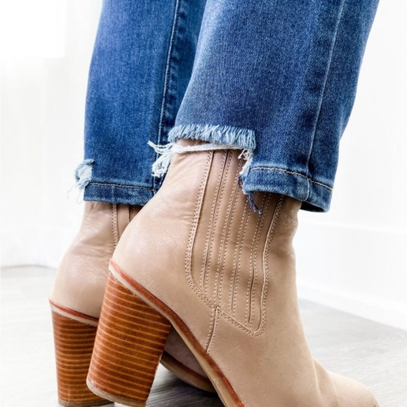 Risen Dark Wash Mid-Rise Vintage Relaxed Fit Skinny Jeans - Picture 6 of 7